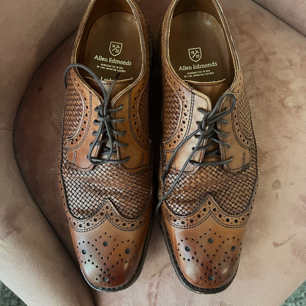 Allen Edmonds dress shoes size 8